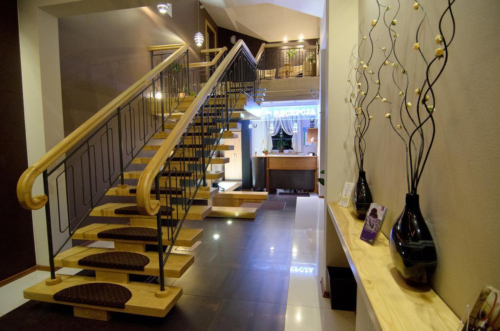 Hotelik Gosciniec Pod Sosnami Drzonkow Zielona Gora  Exterior photo